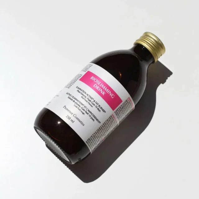 Quand les températures montent, le corps a tendance à retenir davantage l’eau, entraînant des sensations de gonflement, des jambes lourdes et un certain inconfort.

Idéale en période de chaleur, Bioslimming Drink aide à drainer naturellement l’organisme et à favoriser l’élimination des excès d’eau, pour retrouver une sensation de légèreté au quotidien.

Un geste simple le matin, pour un corps plus léger et un meilleur confort digestif.

#bioslimmingparis #confortdigestif #retentiondeau #institutdebeaute #albertville #centredebienetre  #drainage #detox
